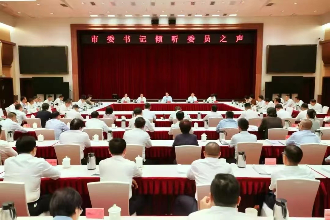 5月27日，省委常委、市委书记张晓强参加“市委书记倾听委员之声”兰州牛肉拉面产业高质量发展专题协商座谈会